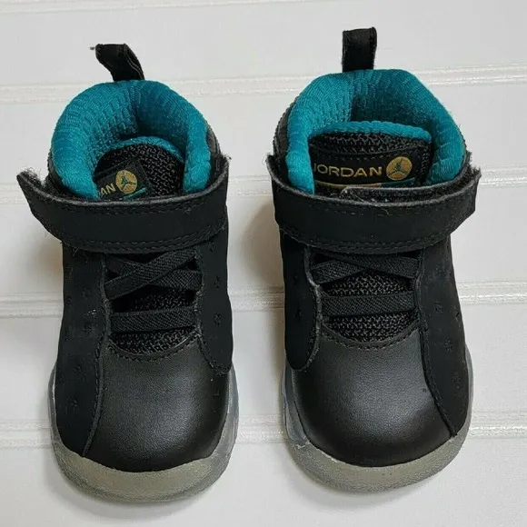 Jordan Jumpman Team 2 Sneakers