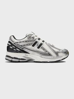 New Balance 1906 Sneakers | Silver Metallic/Black