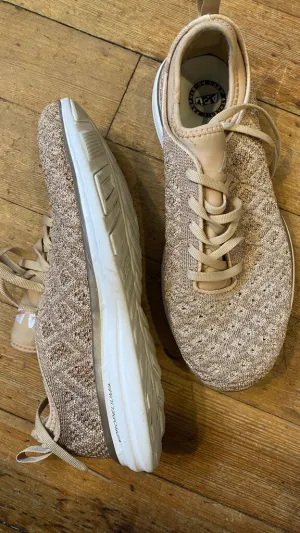 Techloom Phantom Sneakers